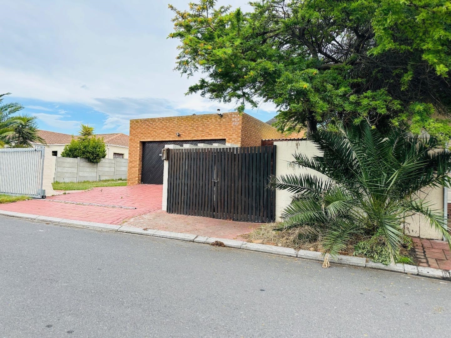 3 Bedroom Property for Sale in Parklands Western Cape